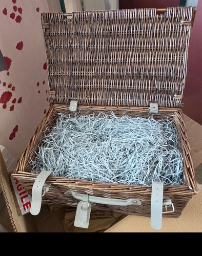 Picnic hamper new - ,