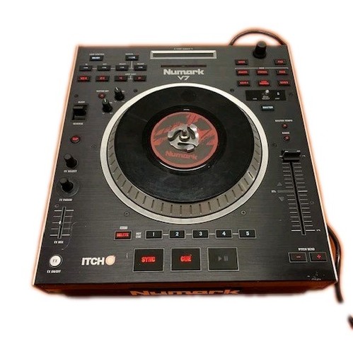 Numark turntable w - v7, w/