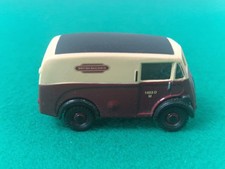 CLASSIX 1:76 OO Gauge British Railways Morris J Die-Cast Van #1