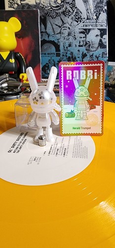 Robbi herald trumpet - herald, figure