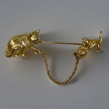 Vintage 1982 Avon Mother's Love Cat Kitten with Yarn Stickpin Pin Brooch Lapel