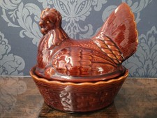 DENMEAD POTTERY ENGLAND CERAMIC BROWN CHICKEN FARMHOUSE EGG HOLDER 1970S