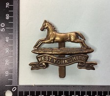 VINTAGE CAP BADGE - WEST YORKSHIRE REGIMENT