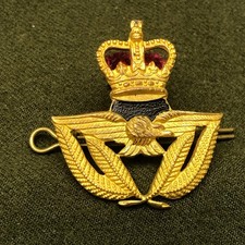 British Army Cap Badge - RAF Warrant Officer