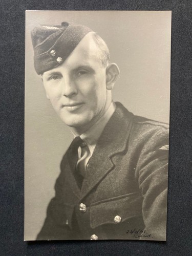 Ww2 raf man - uniform, royal