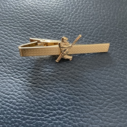 Stratton gold coloured vintage - gold,