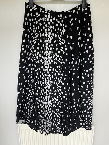 100 silk skirt - 100%silk,
