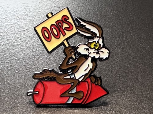 Wile coyote enamel pin - coyote, badge