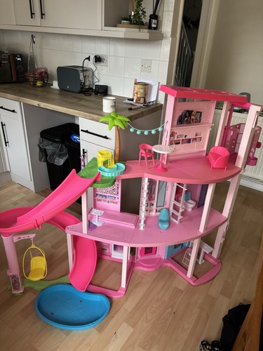 Barbie dream house - dream,