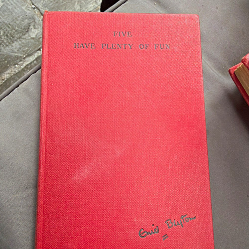 Enid blyton five have plenty - blyton,