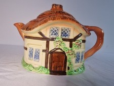 VINTAGE DECORATIVE TEAPOT