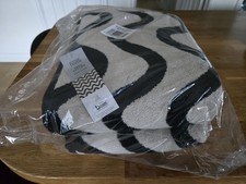 Brand New 2 X Black And Cream