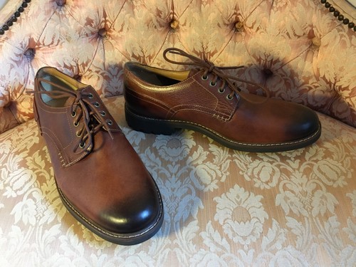 Clarks est 1825 active - 1825,