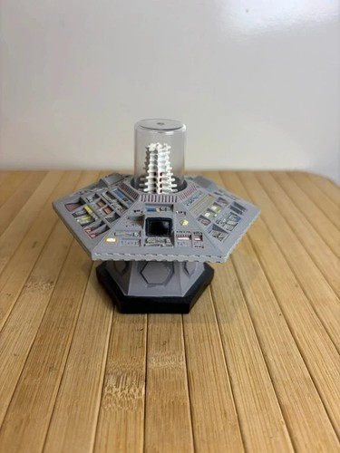 Doctor who eaglemoss tardis - doctor,