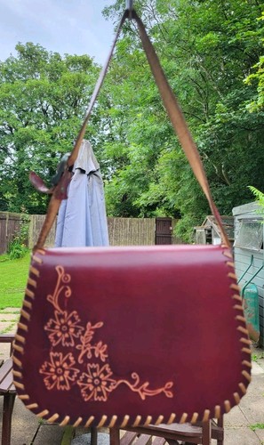 Vintage burgundy tooled - burgundy,