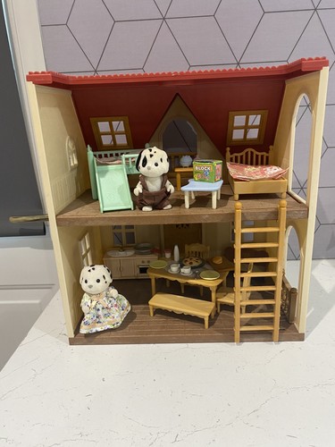 Sylvanian families red roof - families,