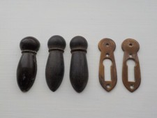 ANTIQUE VICTORIAN KEY ESCUTCHEONS WOODEN OAK ACORN ARCHITECTURAL SALVAGE X 3