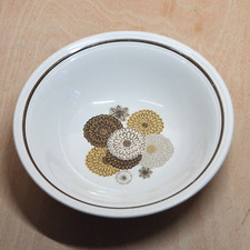 Myott Zinnia Serving Bowl