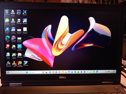 Dell latitude e5570 laptop - dell,