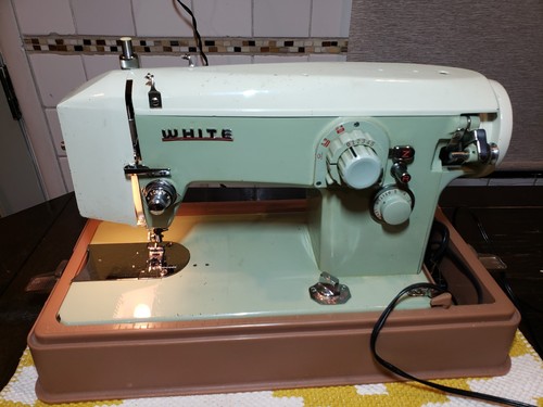 Vintage white zig zag sewing - white,