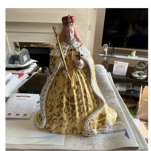 Royalty king figurine crown - royalty,