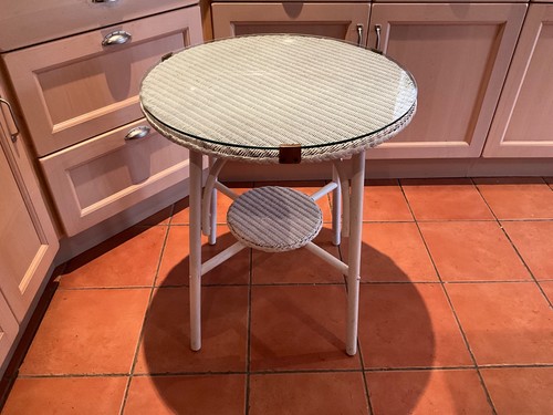 White round loyd loom table - white,