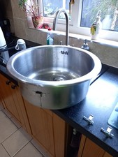 Circular stainless steel sink - stainless,