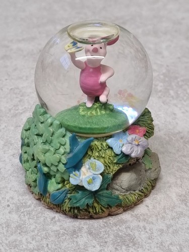Disney piglet with butterfly - disney, butterfly"