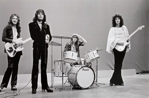 Queen photograph stunning - queen,