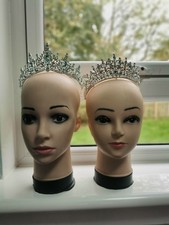 Mannequin heads with 2 - 2,