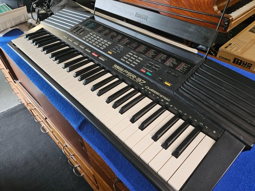 Yamaha psr digital keyboard - psr-37,