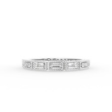 Elegant 18K Yellow Gold