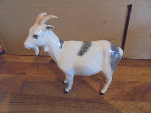 Beswick rare nigerian - rare, pot