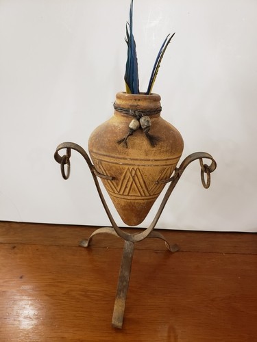 Clay urn style american indian - urn,