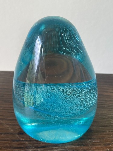 Oval tear shaped blue hue - oval,
