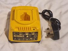 Dewalt DE9116 power tool battery charger input 230v output 7.2-18v (working)