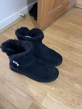 UGG Bailey Mini Button Bling