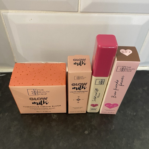 The beauty crop piece - beauty, makeup