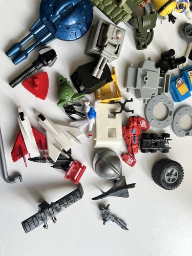 Joblot small plastic parts - small,