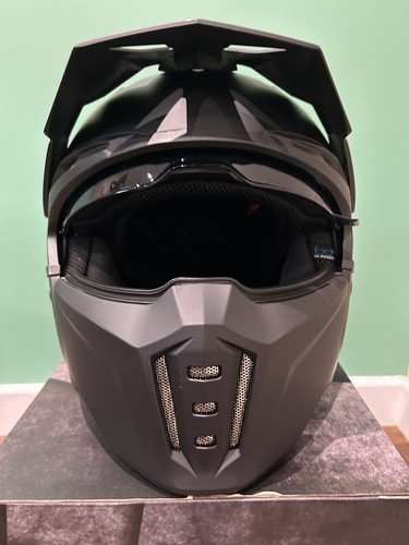 Black street fighter helmet - black,