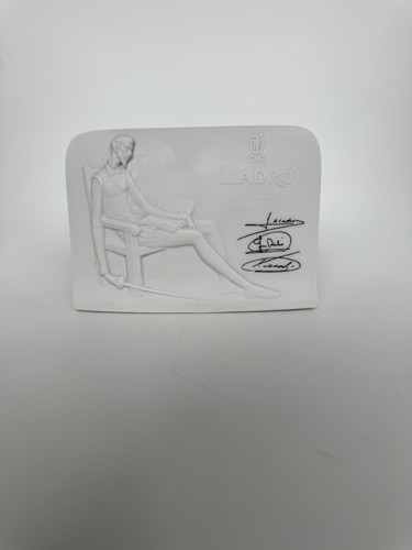 Lladro collectors society - collectors,