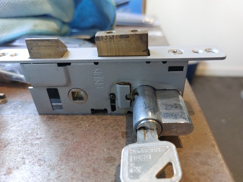 Union l22224s euro sash - l22224s, lock