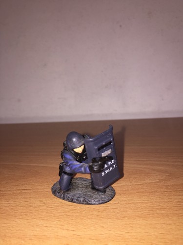 Frontline metal figure - frontline,