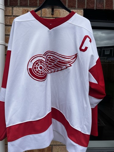 Vintage ccm steve yzerman - steve,