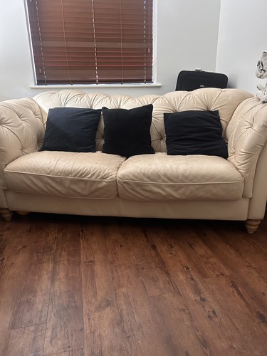Saxon chesterfield white real - chesterfield,