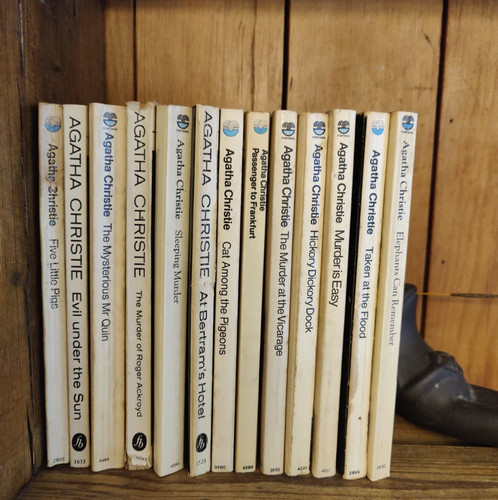 Job lot vintage agatha - 13,