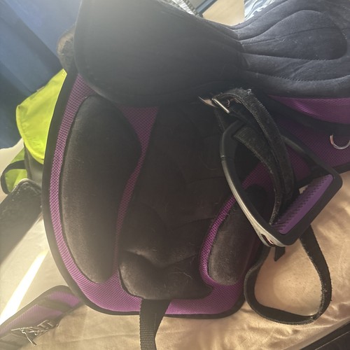 Purple treeless saddle - purple,