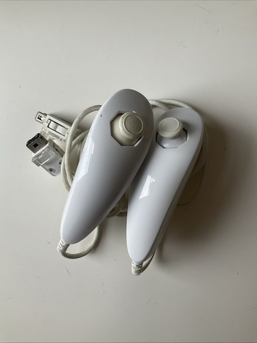 Nintendo wii nunchucks - nintendo,