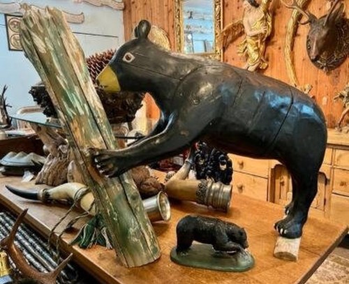 Carved wooden bear american - wooden,