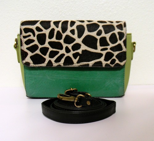 Augre green black giraffe - augre, f.
